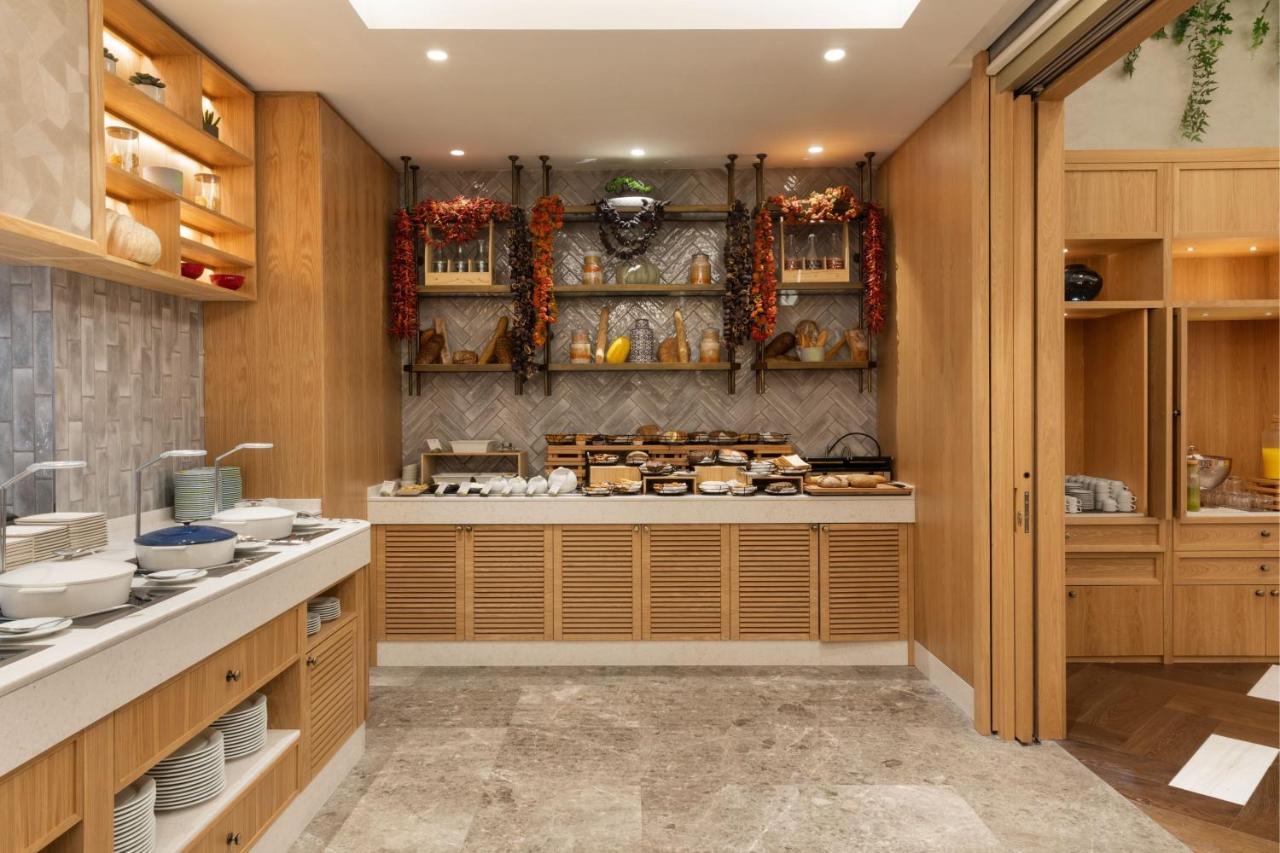 Hotel The Westin Istanbul Nisantasi Esterno foto The kitchen at the new home